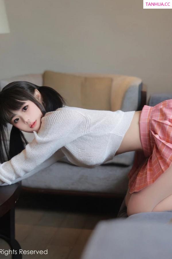   [XiuRen]高清写真图 2024.04.17 No.8404 徐若兮 新人美腿第2张图片